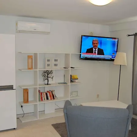 In - Algarve 51807 * Santa Bárbara de Nexe